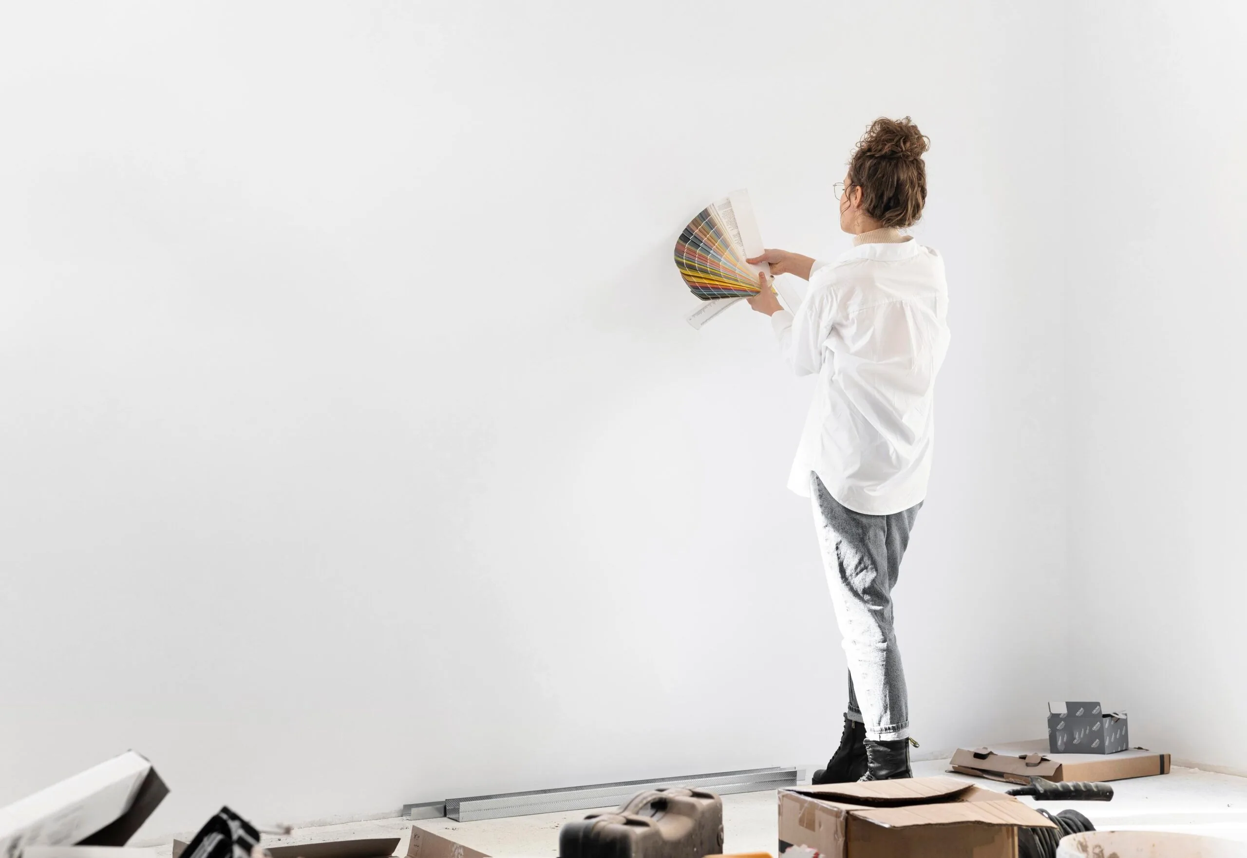Full shot woman choosing color
