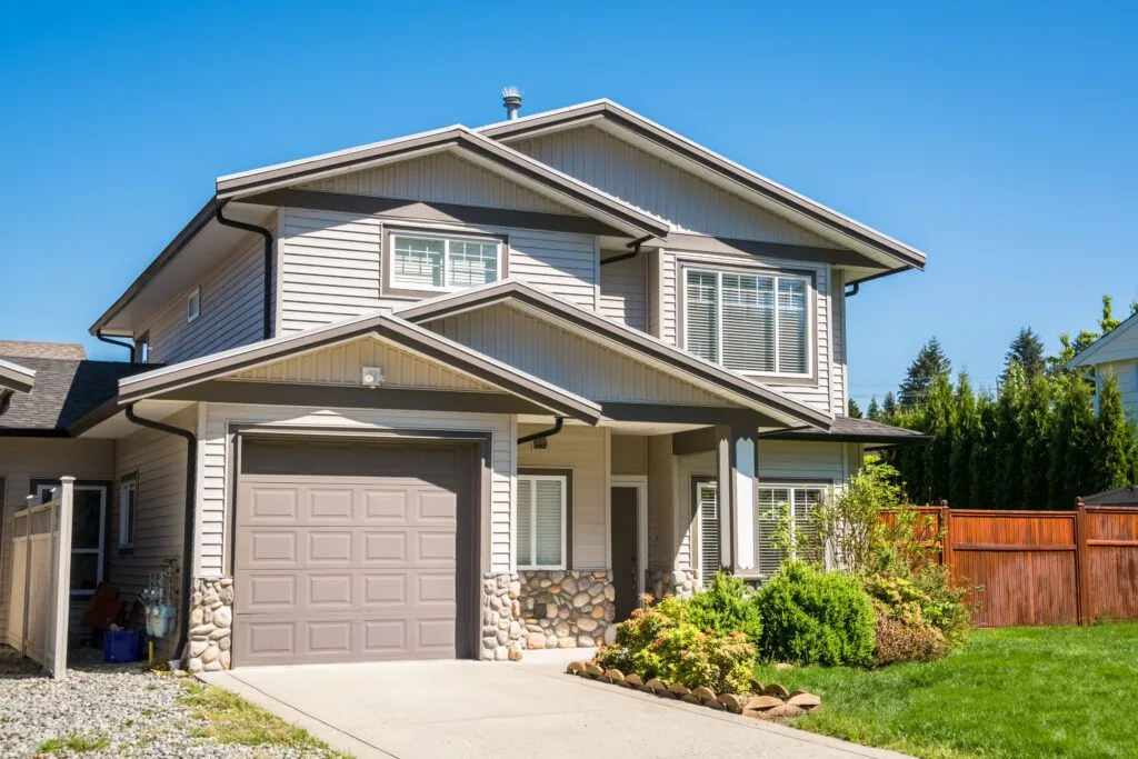 Brand new afordable family home half duplex building